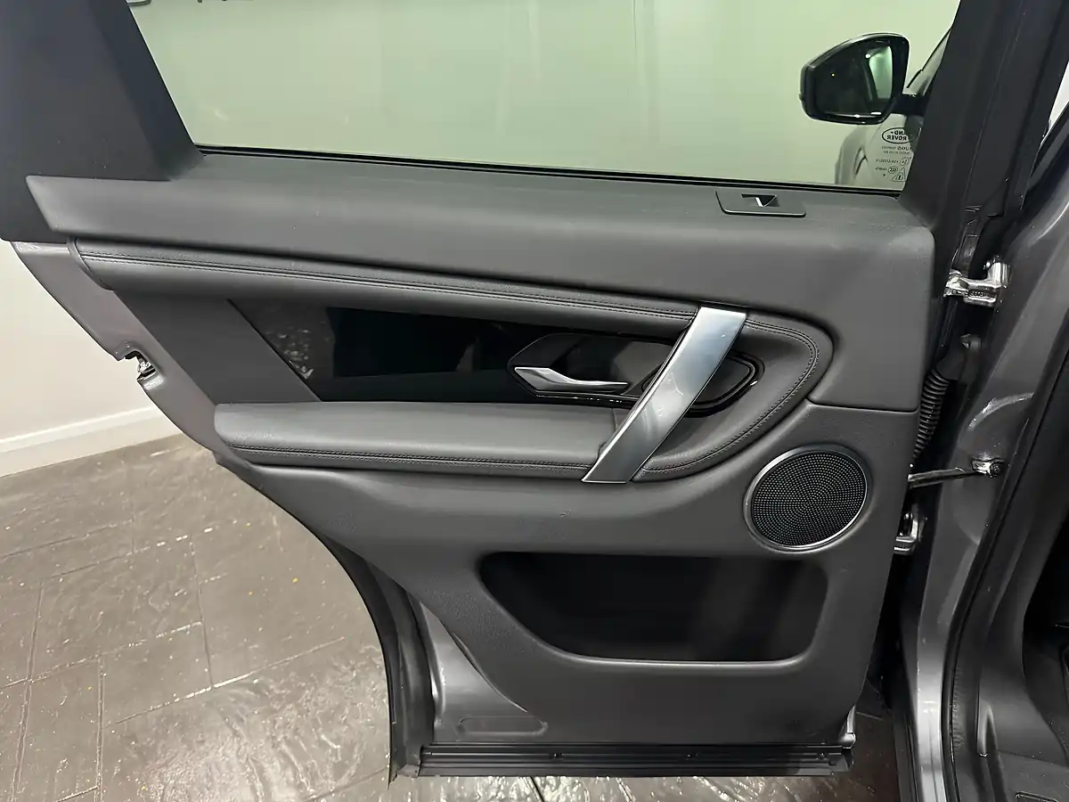 Used 2019 Land Rover Discovery Sport Se Grey - Interior and Exterior details 17