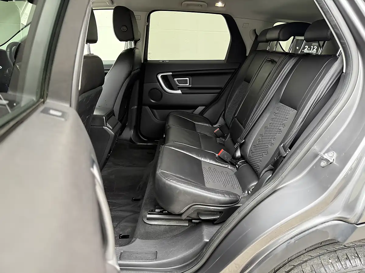 Used 2019 Land Rover Discovery Sport Se Grey - Interior and Exterior details 11