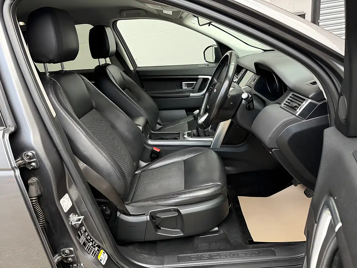 Used 2019 Land Rover Discovery Sport Se Grey - Interior and Exterior details 12