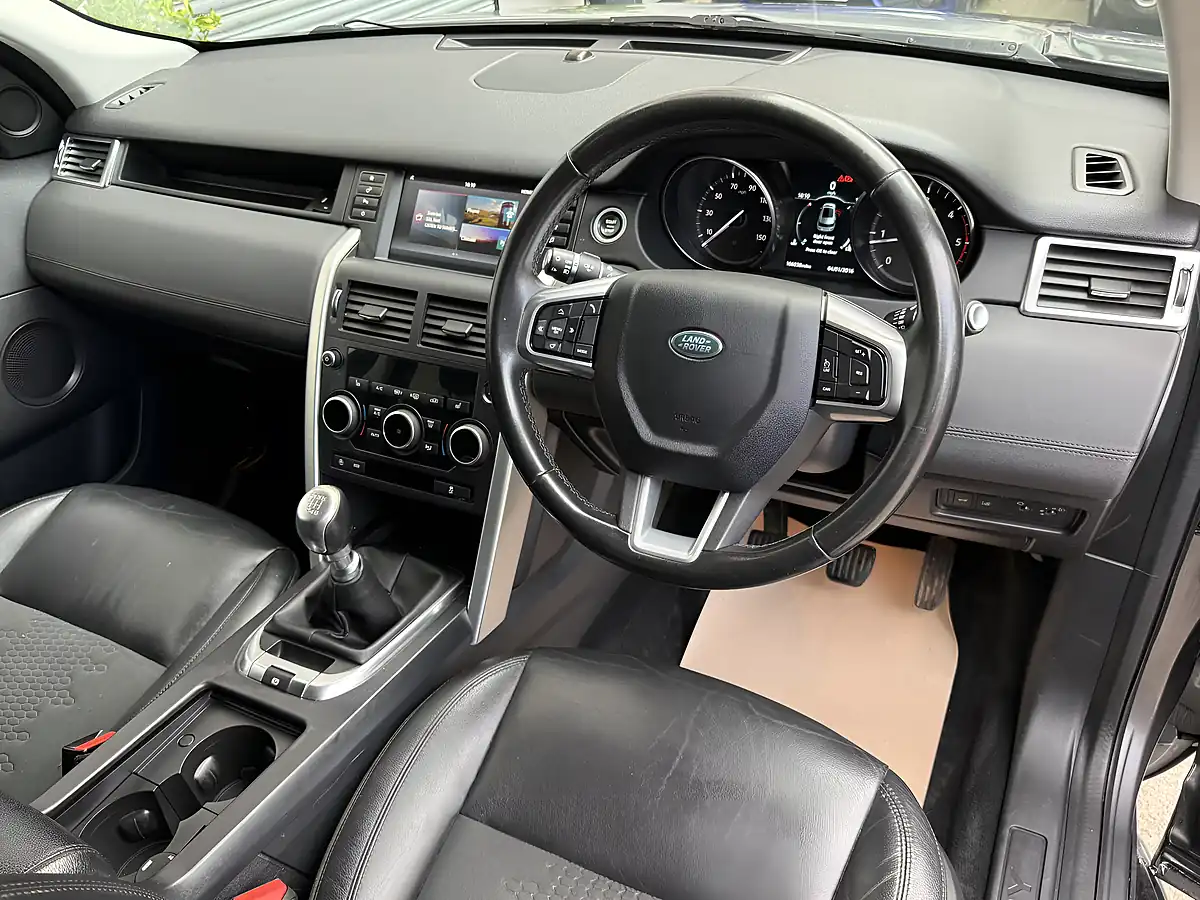 Used 2019 Land Rover Discovery Sport Se Grey - Interior and Exterior details 13