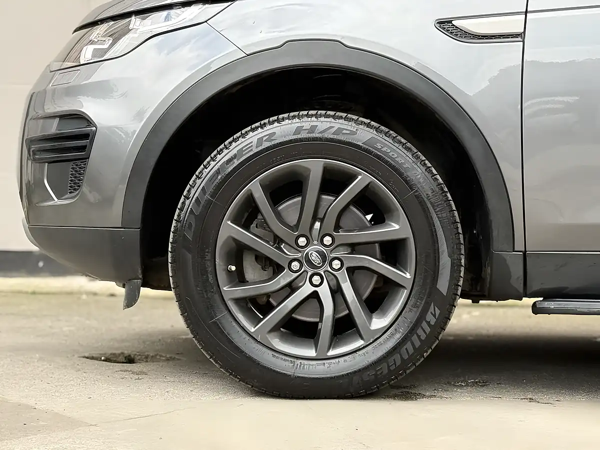 Used 2019 Land Rover Discovery Sport Se Grey - Interior and Exterior details 19