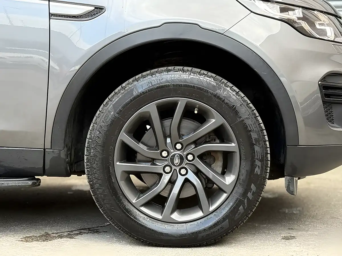 Used 2019 Land Rover Discovery Sport Se Grey - Interior and Exterior details 20