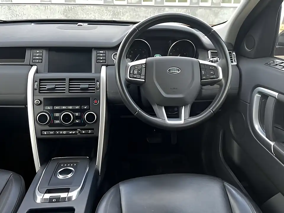 Used 2019 Land Rover Discovery Sport Se Red - Interior and Exterior details 10