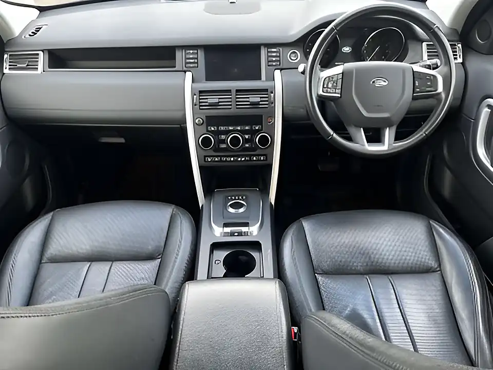 Used 2019 Land Rover Discovery Sport Se Red - Interior and Exterior details 9