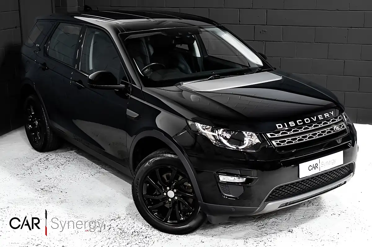 Used 2019 Land Rover Discovery Sport Se Tech Black - Front View