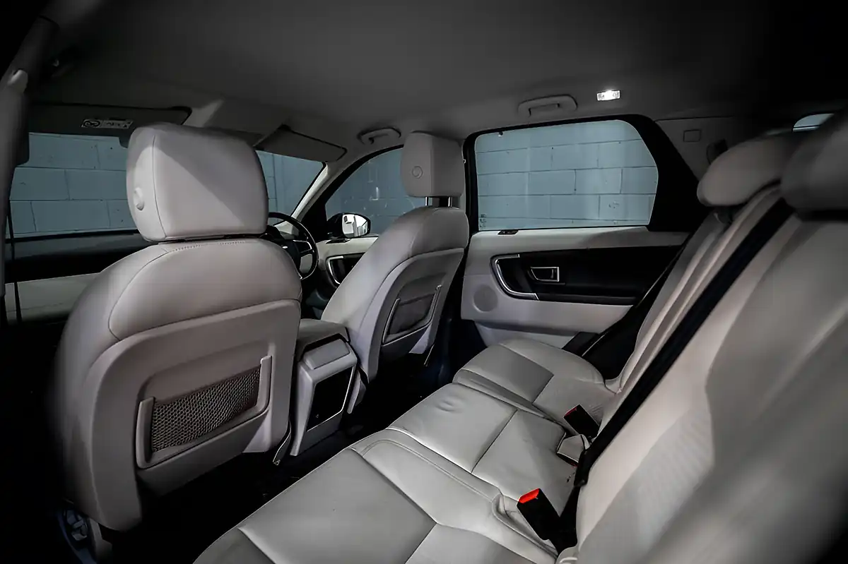 Used 2019 Land Rover Discovery Sport Se Tech Blue - Interior and Exterior details 16