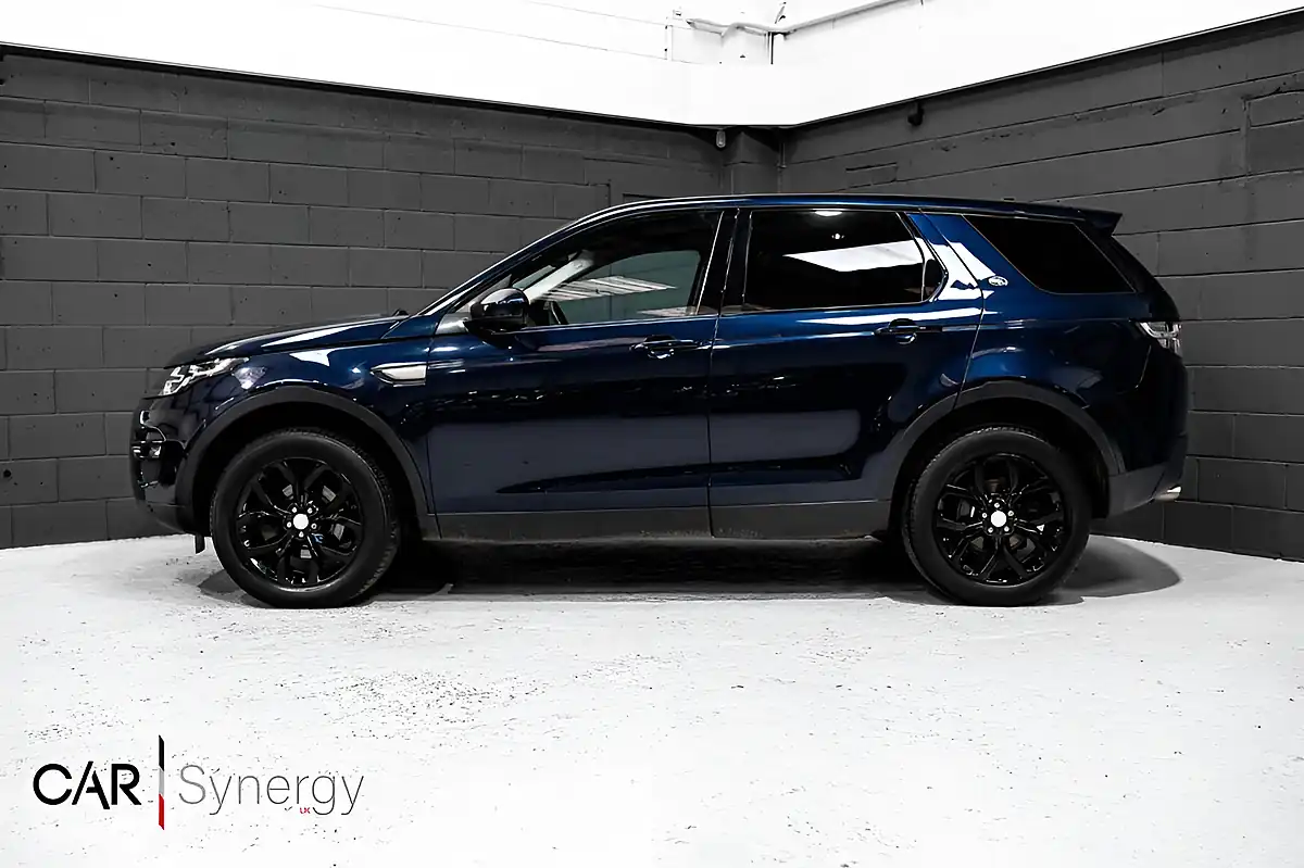 Used 2019 Land Rover Discovery Sport Se Tech Blue - Interior and Exterior details 4