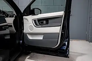 Used 2019 Land Rover Discovery Sport Se Tech Blue - Interior and Exterior details 8