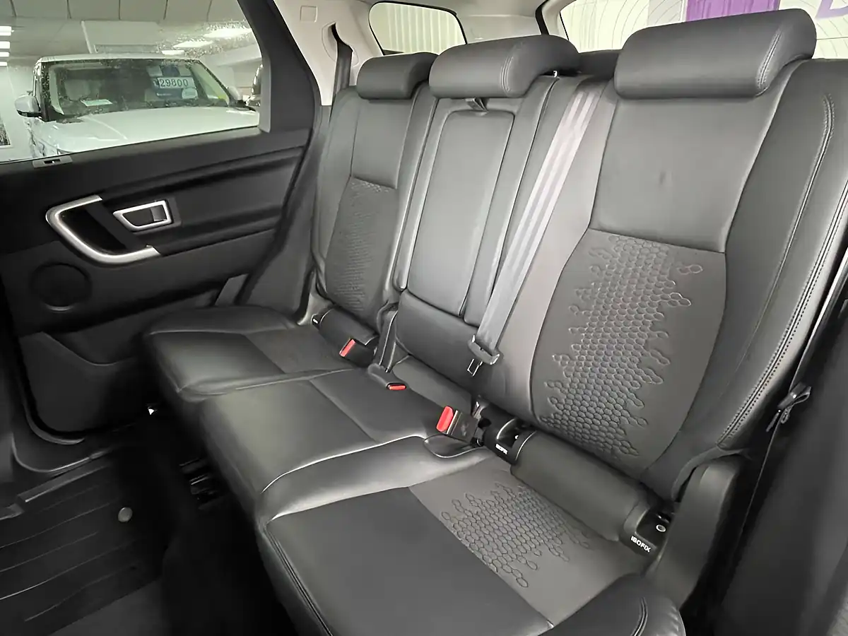 Used 2019 Land Rover Discovery Sport Se Tech Grey - Interior and Exterior details 15