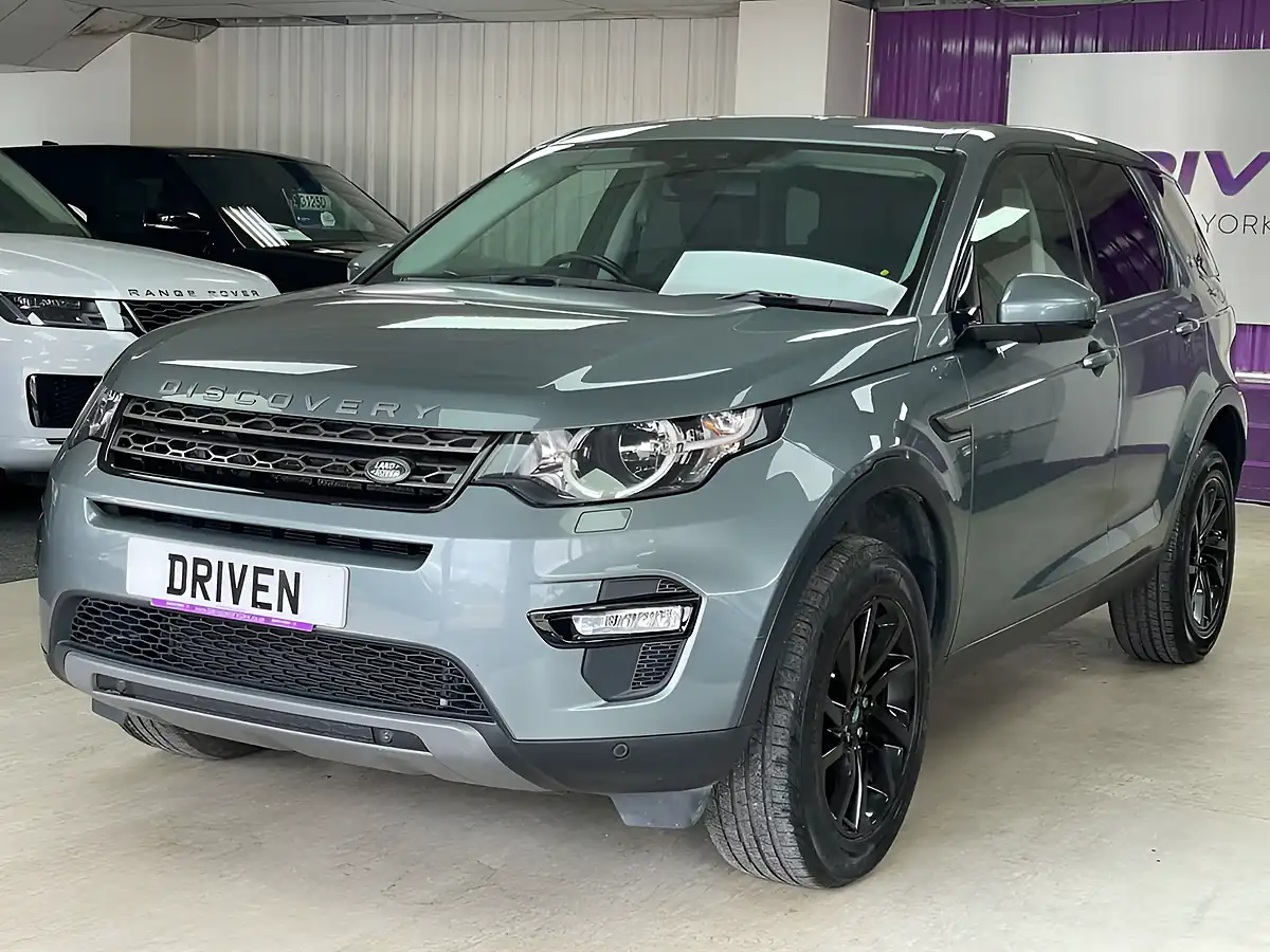 Used 2019 Land Rover Discovery Sport Se Tech Grey - Interior and Exterior details 5