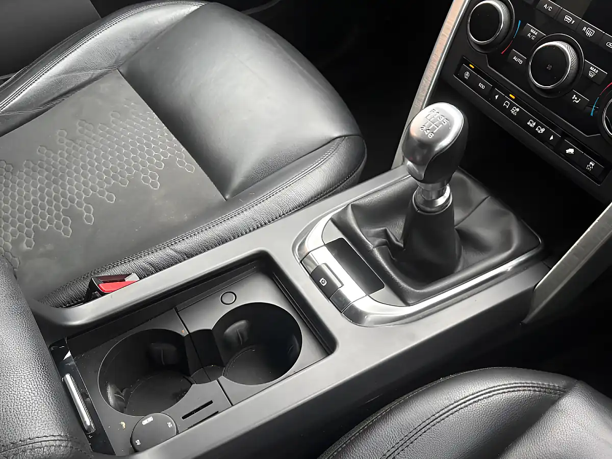 Used 2019 Land Rover Discovery Sport Se Tech Grey - Interior and Exterior details 17