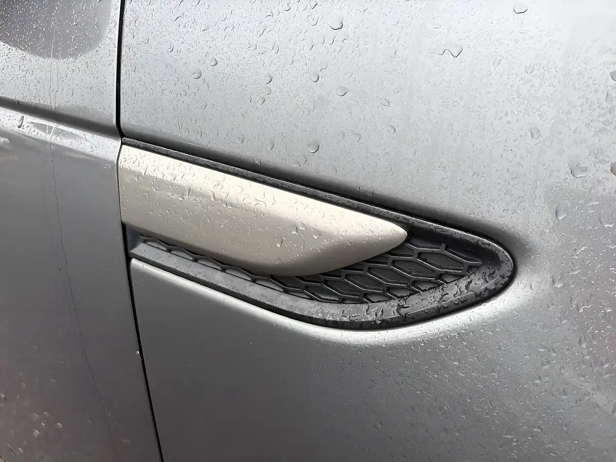 Used 2019 Land Rover Discovery Sport Se Tech Grey - Interior and Exterior details 18