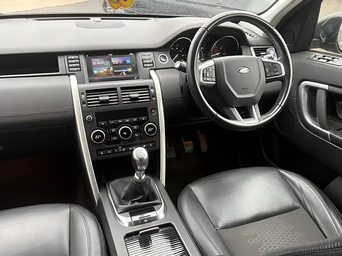 Used 2019 Land Rover Discovery Sport Se Tech Grey - Interior and Exterior details 3