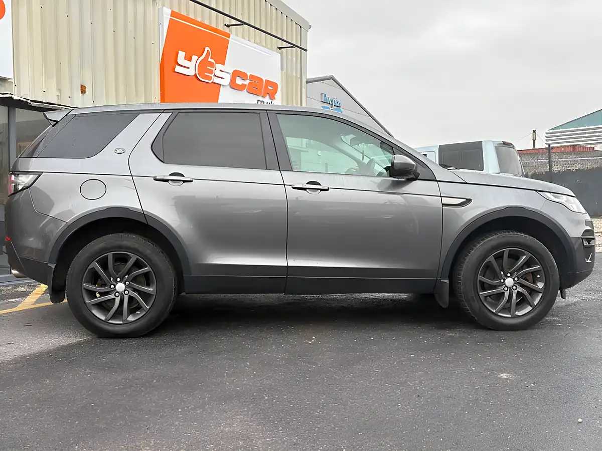 Used 2019 Land Rover Discovery Sport Se Tech Grey - Interior and Exterior details 6