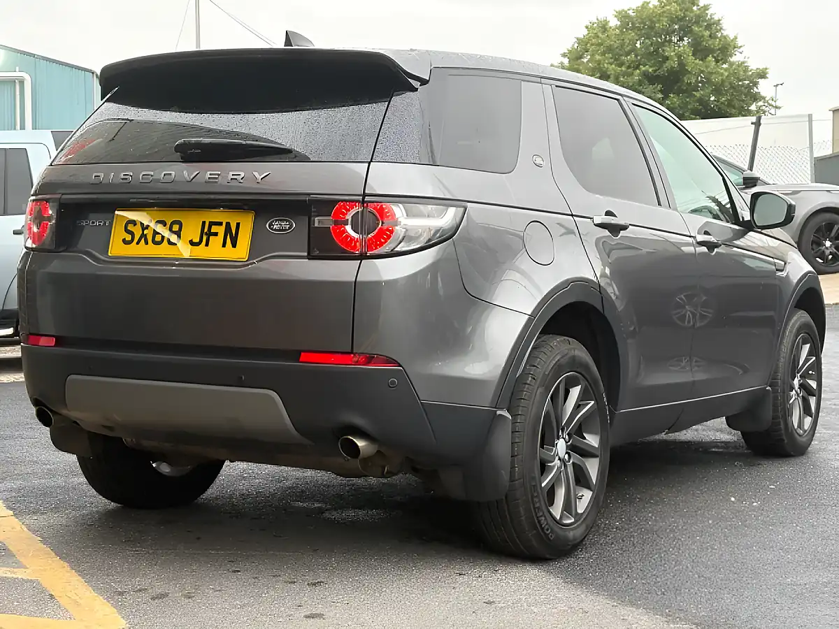 Used 2019 Land Rover Discovery Sport Se Tech Grey - Interior and Exterior details 9