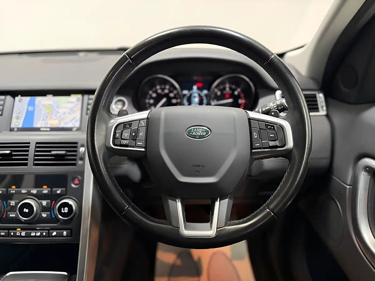 Used 2019 Land Rover Discovery Sport Se Tech Santorini Black - Interior and Exterior details 16