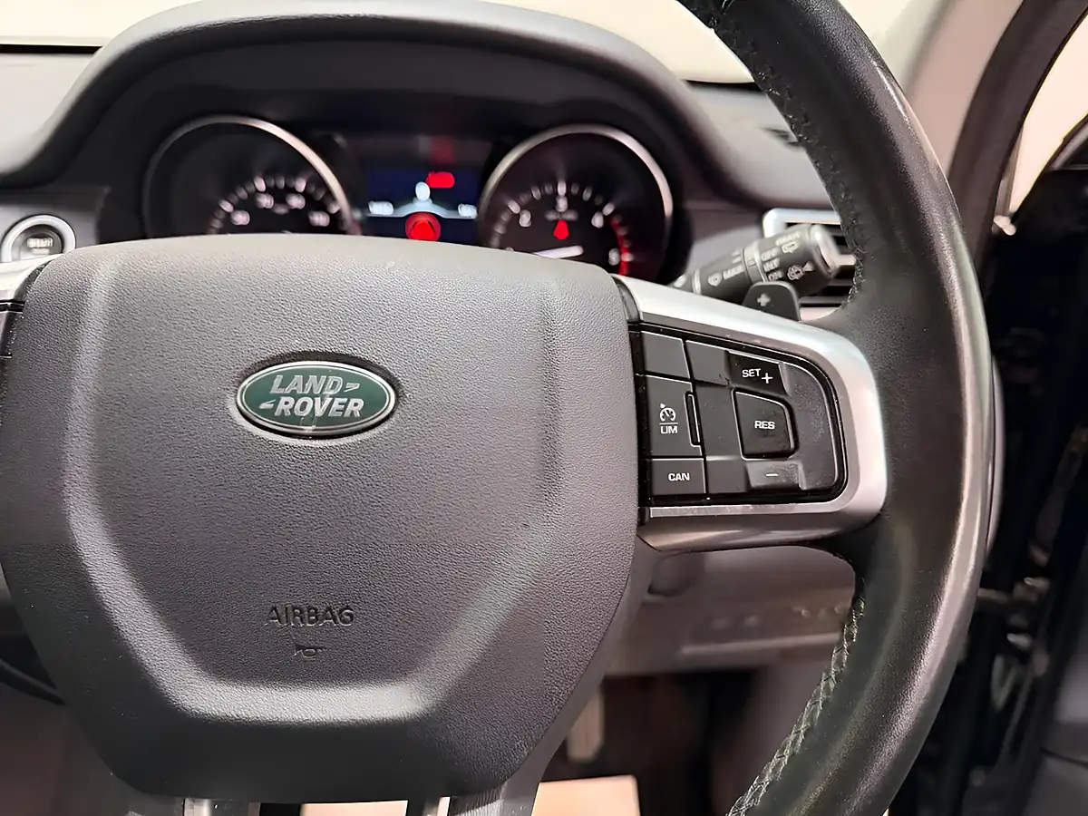 Used 2019 Land Rover Discovery Sport Se Tech Santorini Black - Interior and Exterior details 17