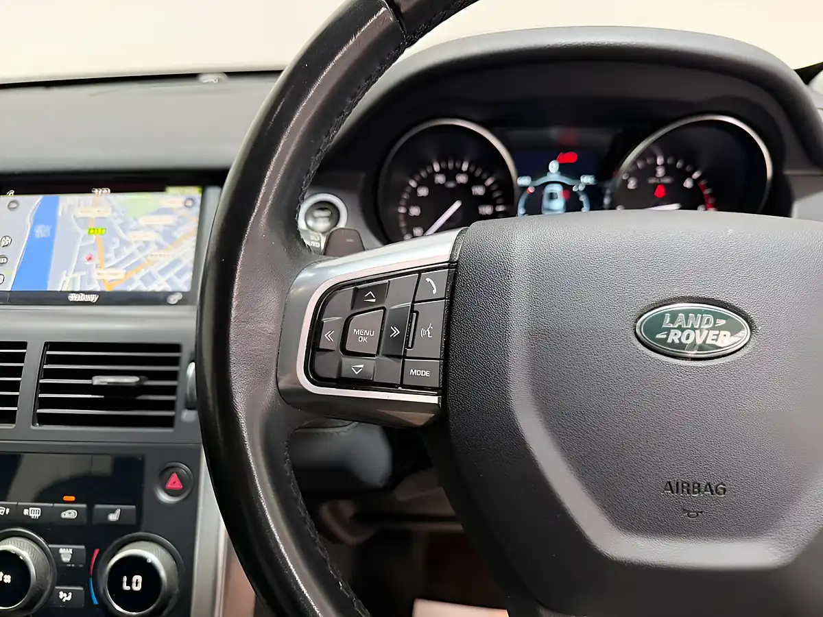 Used 2019 Land Rover Discovery Sport Se Tech Santorini Black - Interior and Exterior details 18