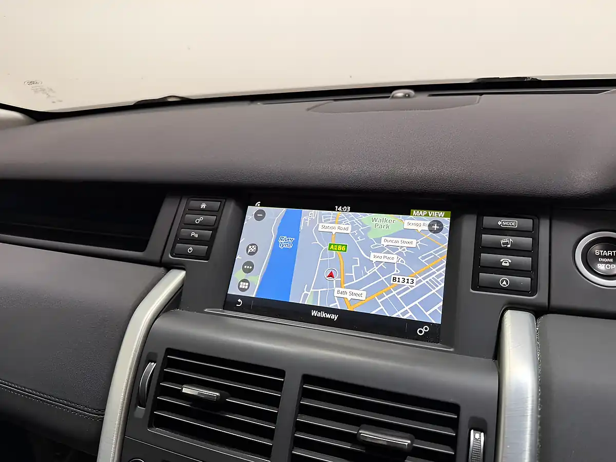 Used 2019 Land Rover Discovery Sport Se Tech Santorini Black - Interior and Exterior details 19