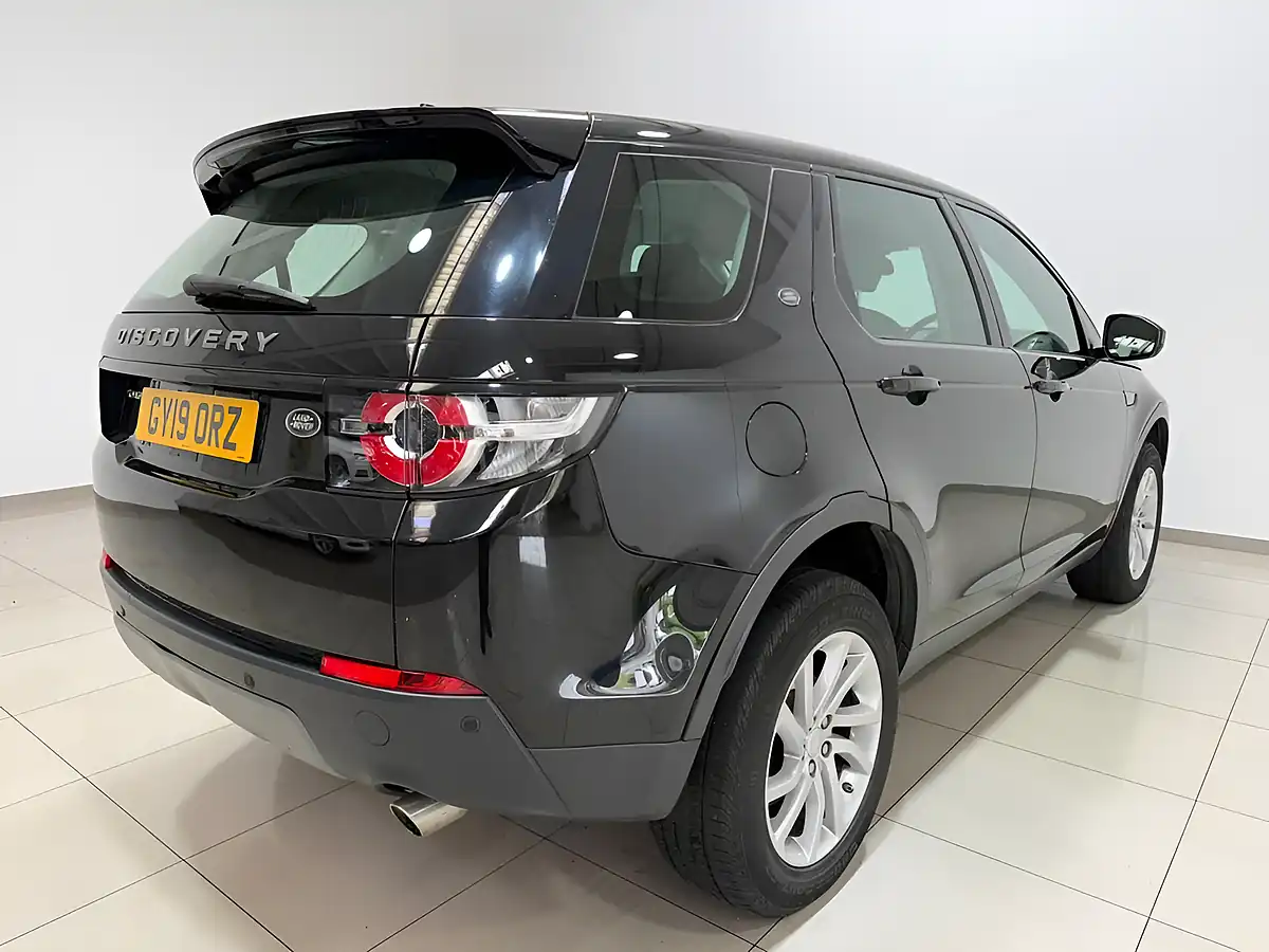 Used 2019 Land Rover Discovery Sport Se Tech Santorini Black - Interior and Exterior details 8