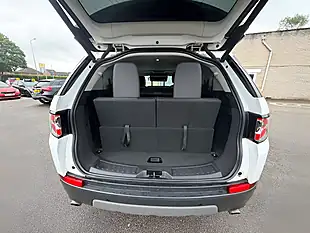 Used 2019 Land Rover Discovery Sport Se Tech White - Interior and Exterior details 11