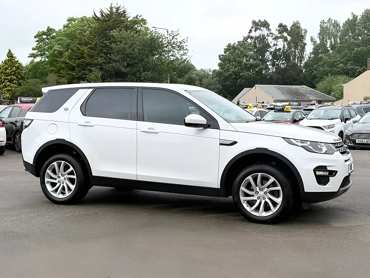 Used 2019 Land Rover Discovery Sport Se Tech White - Interior and Exterior details 2