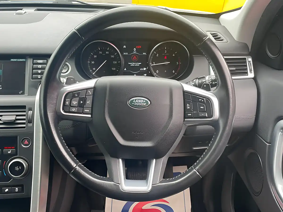 Used 2019 Land Rover Discovery Sport Se Tech White - Interior and Exterior details 19