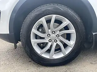 Used 2019 Land Rover Discovery Sport Se Tech White - Interior and Exterior details 3