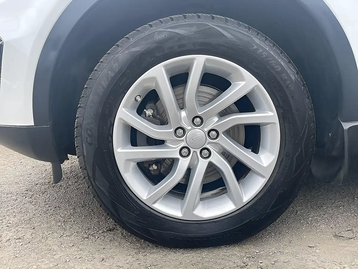 Used 2019 Land Rover Discovery Sport Se Tech White - Interior and Exterior details 3