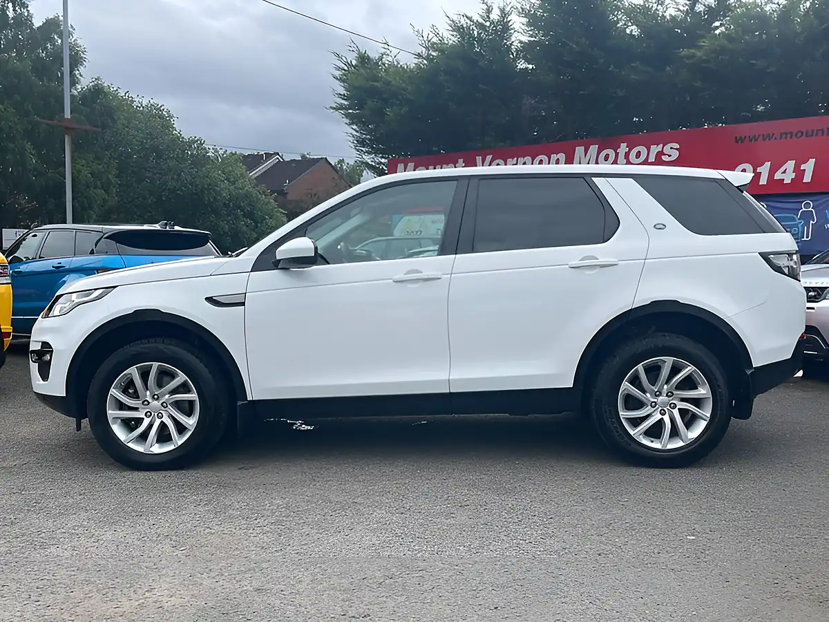 Used 2019 Land Rover Discovery Sport Se Tech White - Interior and Exterior details 4