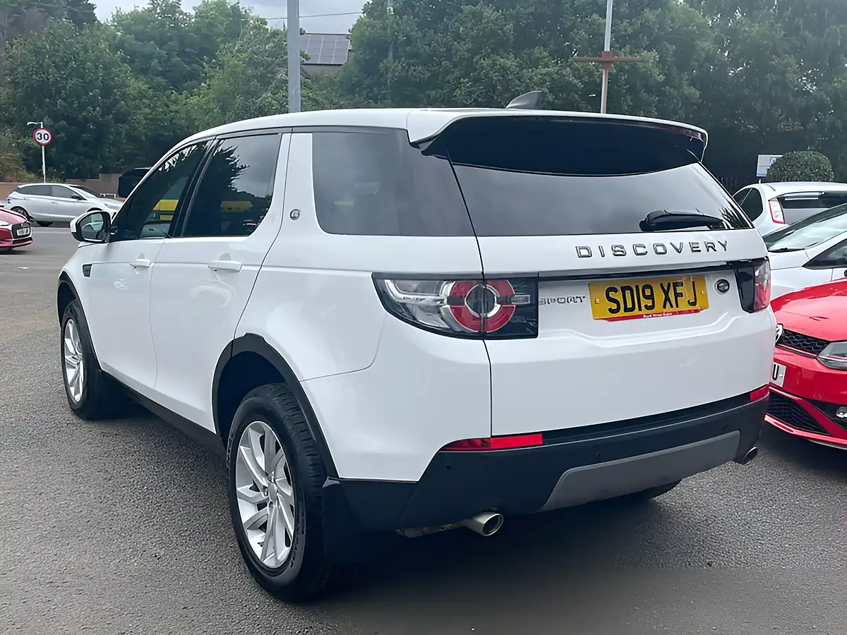 Used 2019 Land Rover Discovery Sport Se Tech White - Interior and Exterior details 6