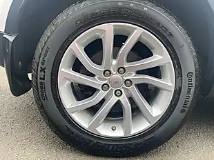 Used 2019 Land Rover Discovery Sport Se Tech White - Interior and Exterior details 9