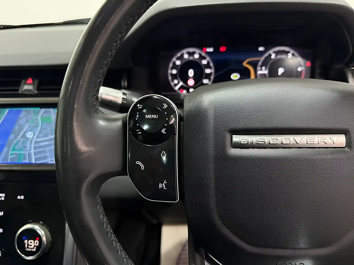 Used 2019 Land Rover Discovery Sport Se White - Interior and Exterior details 13