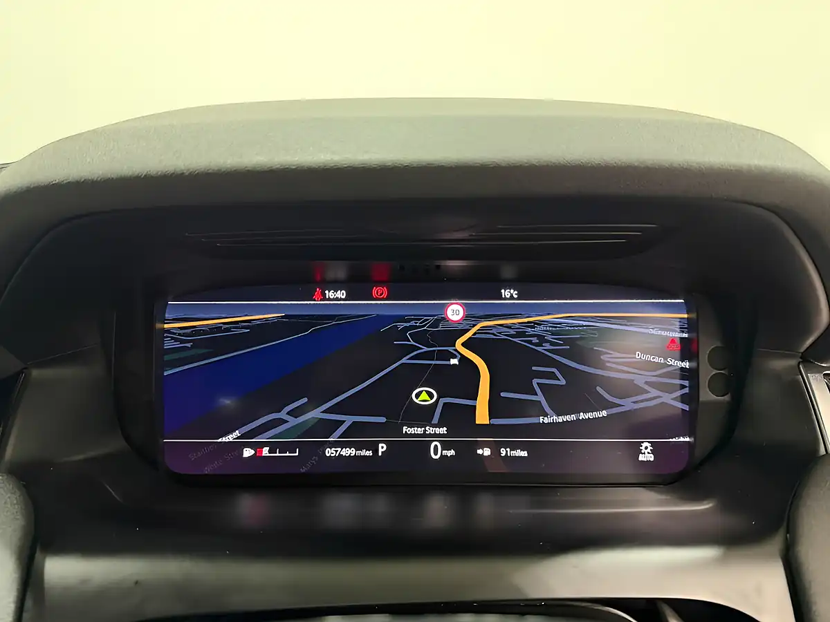 Used 2019 Land Rover Discovery Sport Se White - Interior and Exterior details 14