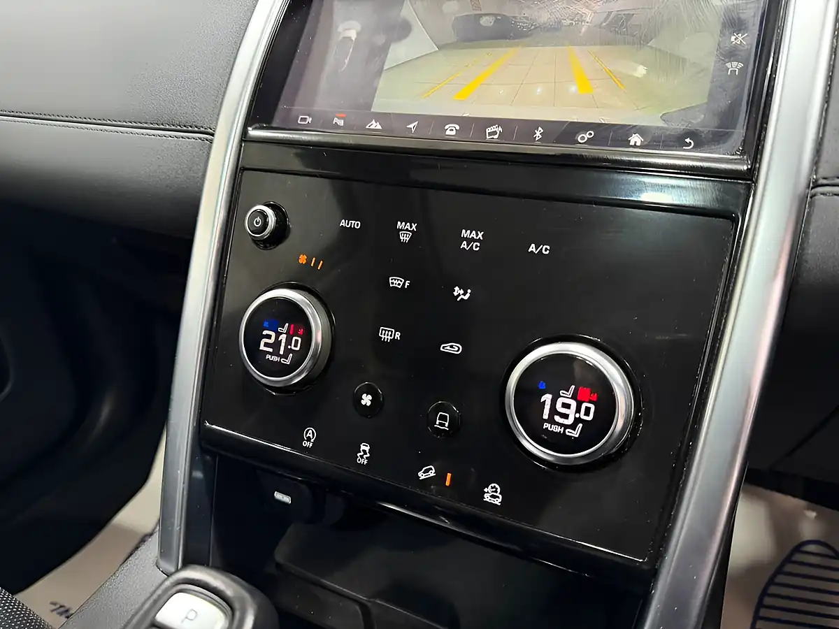 Used 2019 Land Rover Discovery Sport Se White - Interior and Exterior details 17