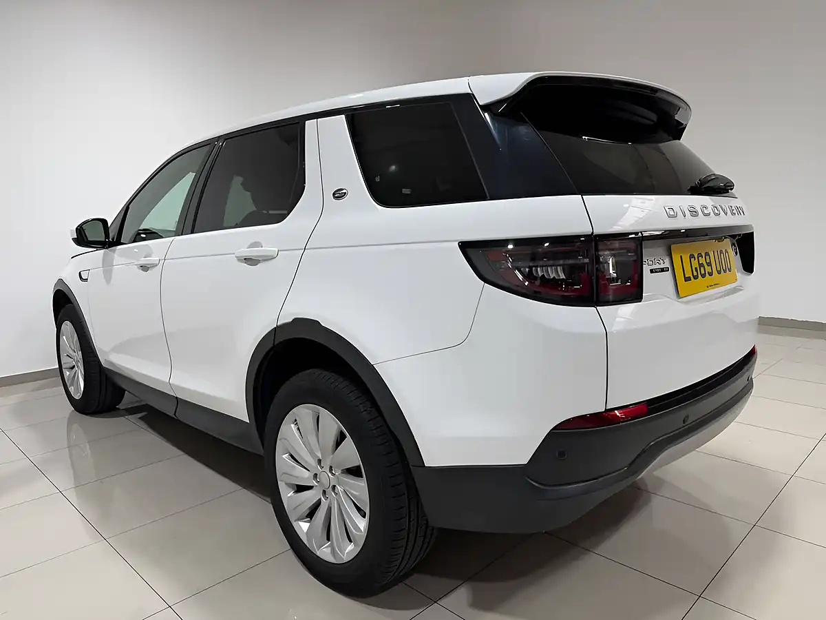 Used 2019 Land Rover Discovery Sport Se White - Interior and Exterior details 7