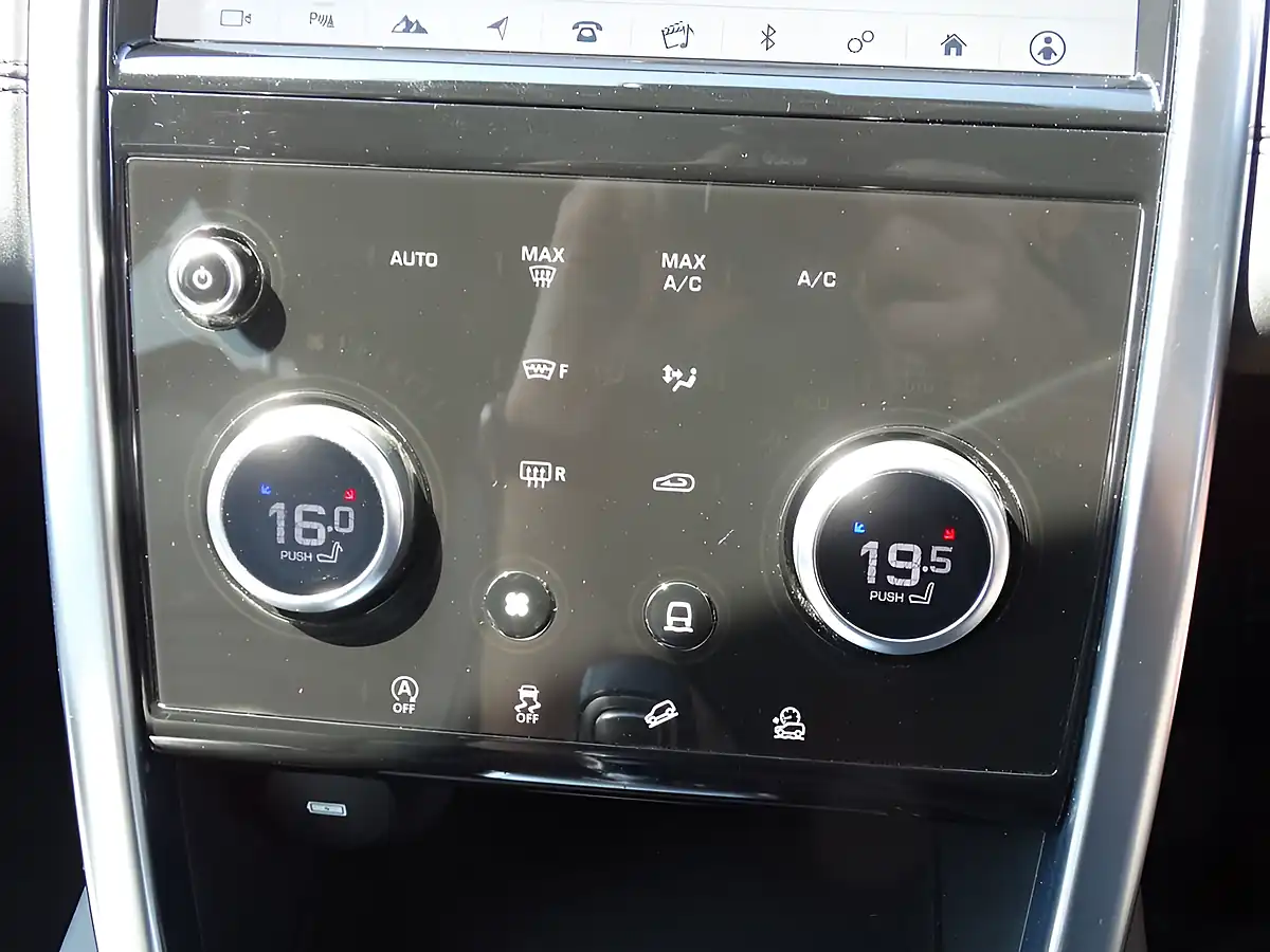 Used 2019 Land Rover Discovery Sport Se White - Interior and Exterior details 10