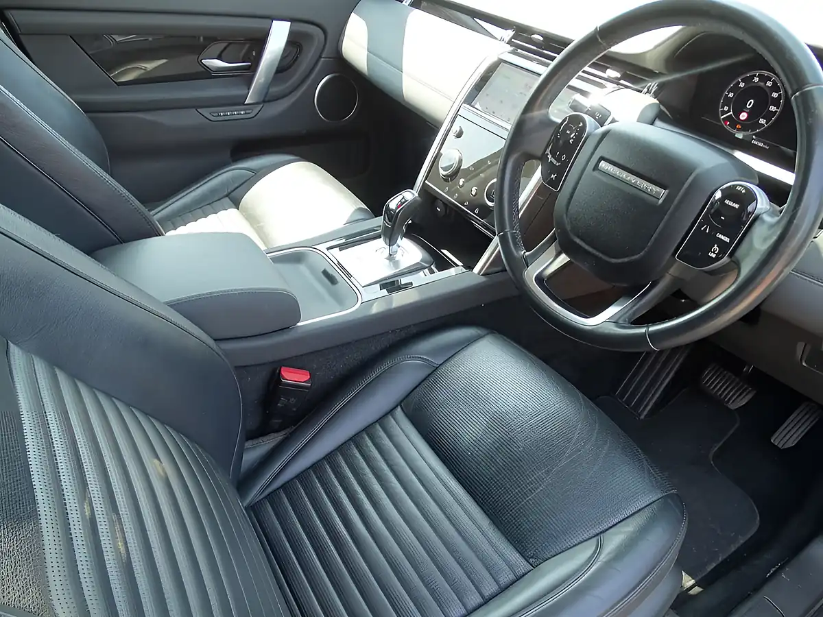 Used 2019 Land Rover Discovery Sport Se White - Interior and Exterior details 12