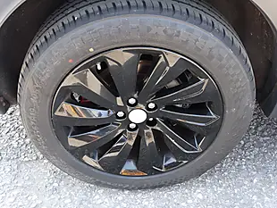 Used 2019 Land Rover Discovery Sport Se White - Interior and Exterior details 13