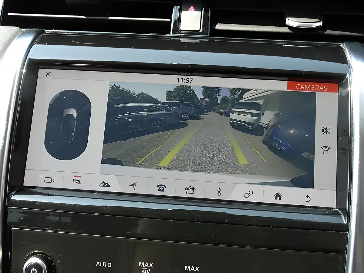 Used 2019 Land Rover Discovery Sport Se White - Interior and Exterior details 9
