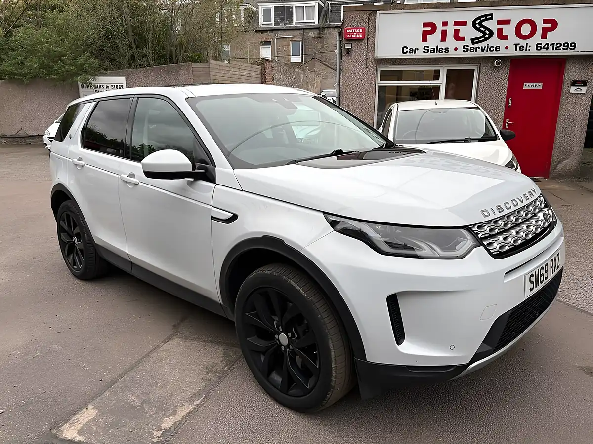 Used 2019 Land Rover Discovery Sport Se White - Front View