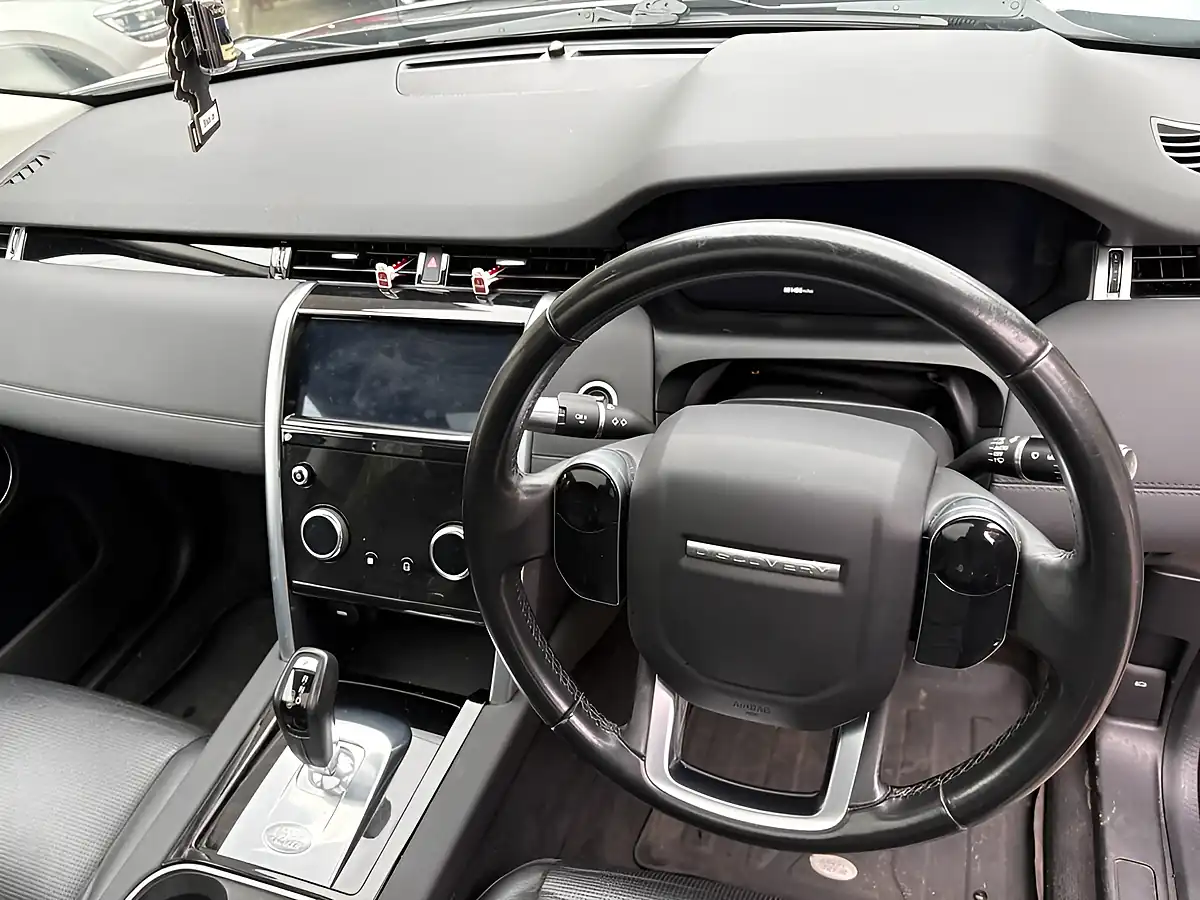 Used 2019 Land Rover Discovery Sport Se White - Interior and Exterior details 12