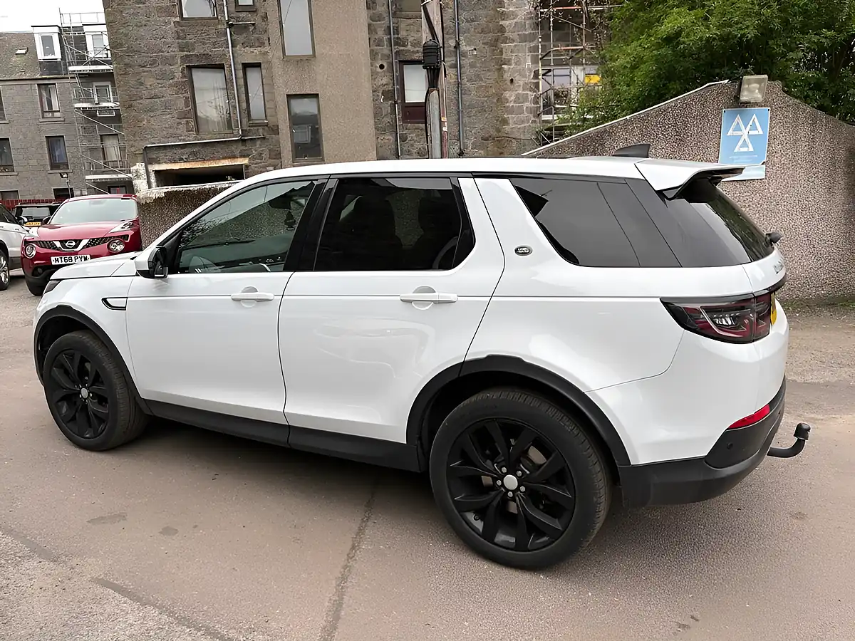 Used 2019 Land Rover Discovery Sport Se White - Interior and Exterior details 6