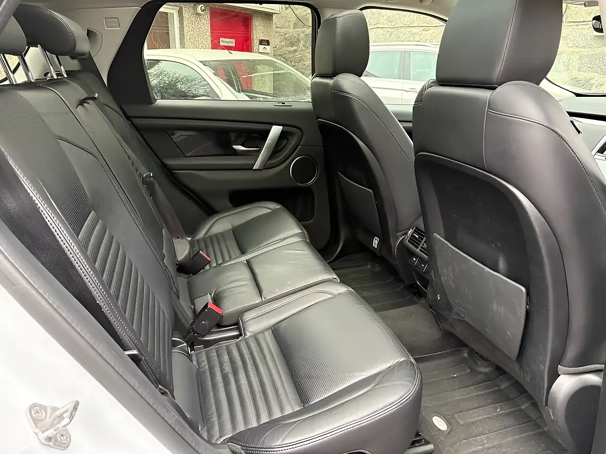 Used 2019 Land Rover Discovery Sport Se White - Interior and Exterior details 9