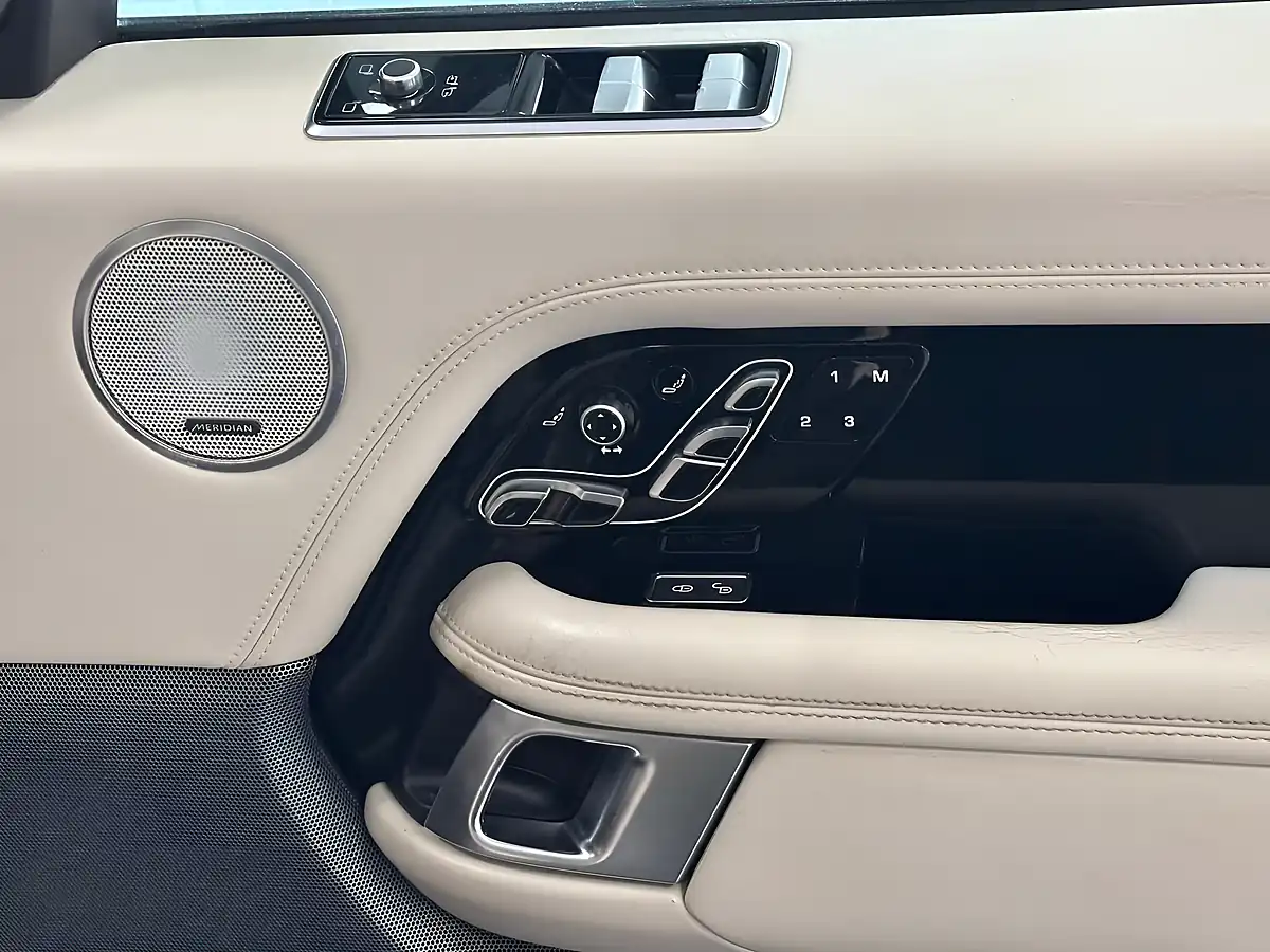 Used 2019 Land Rover Range Rover Autobiography Blue - Interior and Exterior details 12