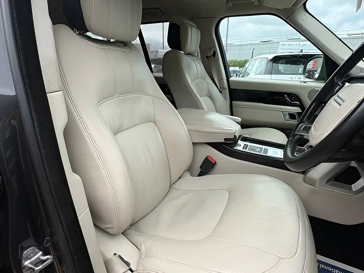 Used 2019 Land Rover Range Rover Autobiography Grey - Interior and Exterior details 6