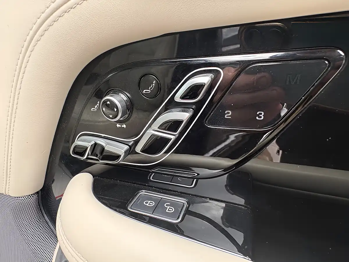 Used 2019 Land Rover Range Rover Autobiography Grey - Interior and Exterior details 8