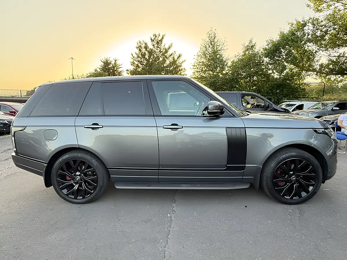 Used 2019 Land Rover Range Rover Autobiography Grey - Interior and Exterior details 11