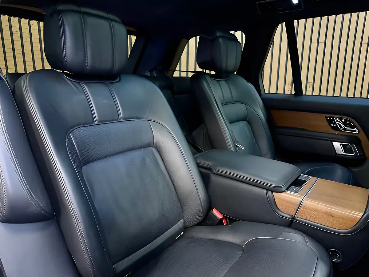 Used 2019 Land Rover Range Rover Autobiography Indus Silver - Interior and Exterior details 19