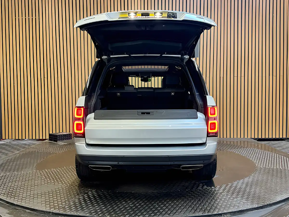 Used 2019 Land Rover Range Rover Autobiography Indus Silver - Interior and Exterior details 5